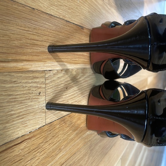 LOUIS VUITTON Springtime BLACK sandals NEW - Picture 5 of 9